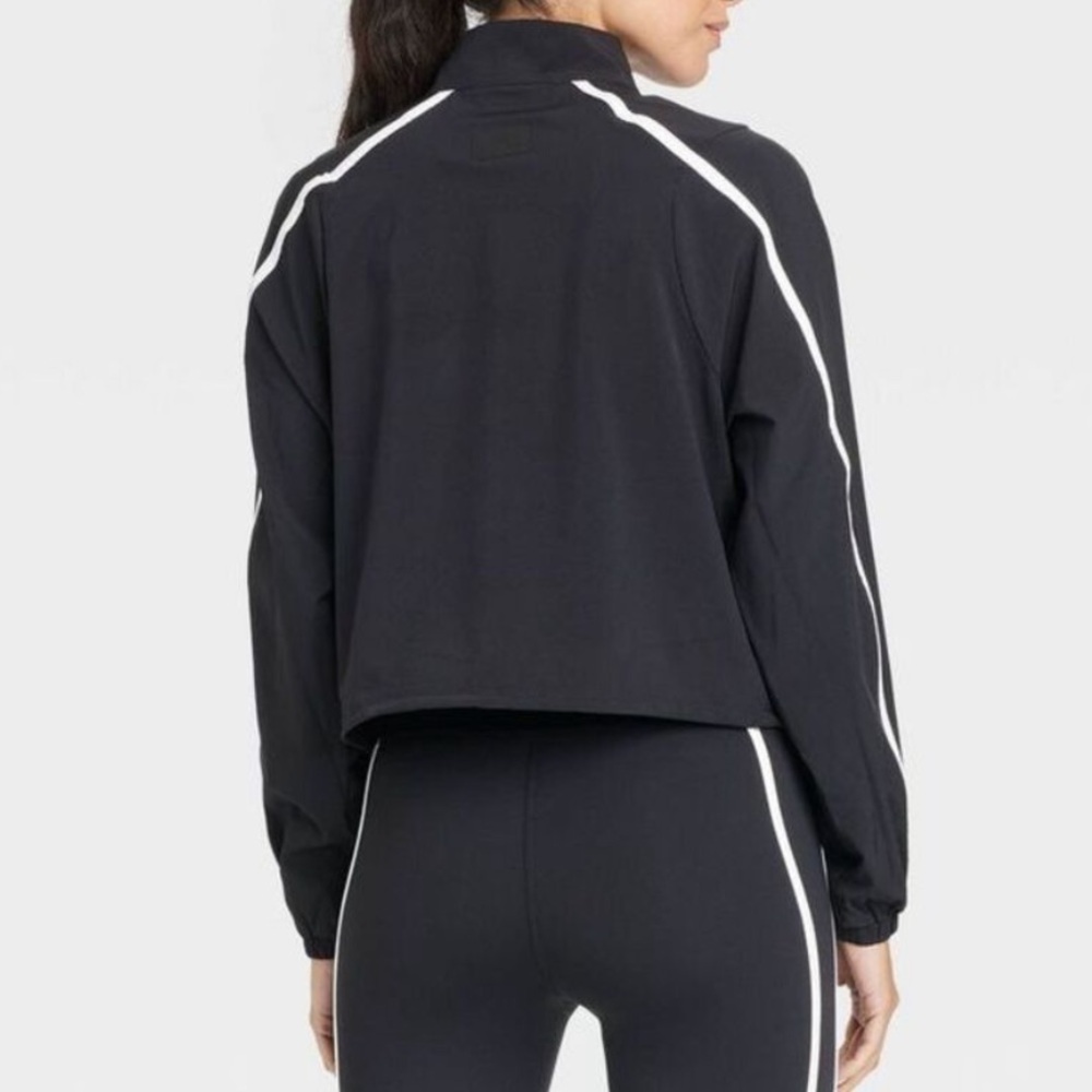 Black with white piped contrast half zip up windbreaker active lounge wear top - Picture 2 of 4